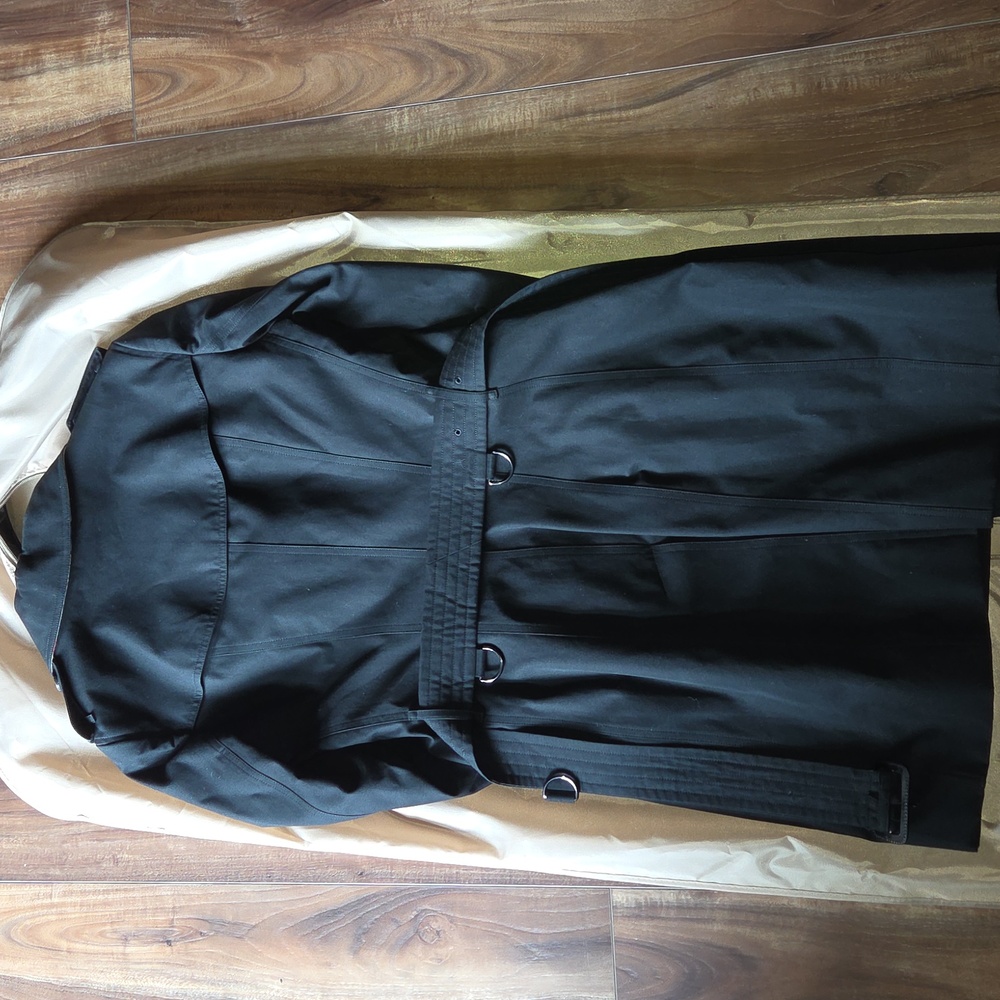 Like New Burberry Chelsea Trench - Picture 5 of 12